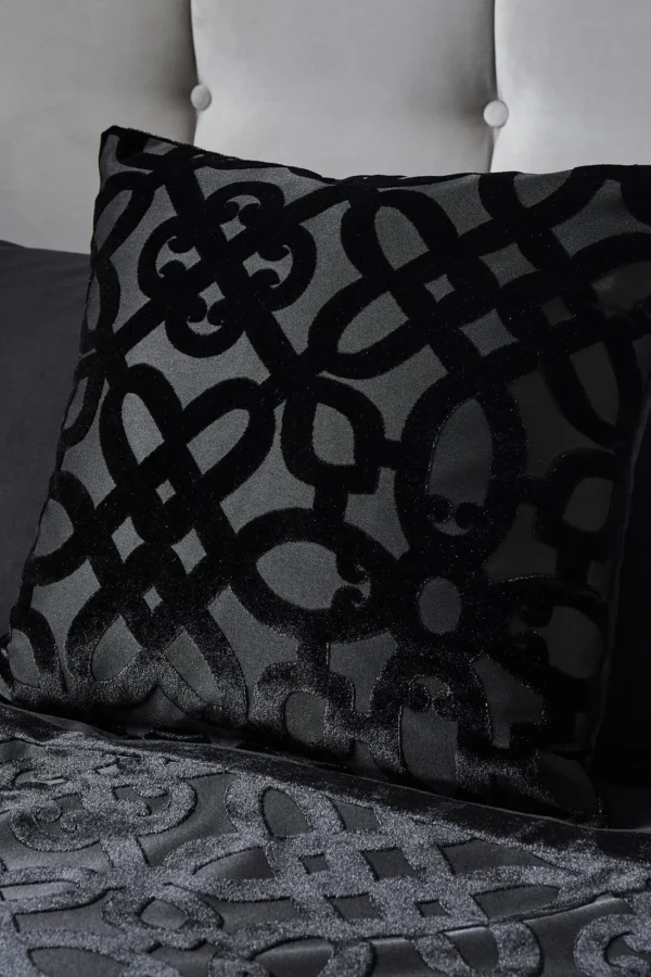 LATTICE CUT VELVET