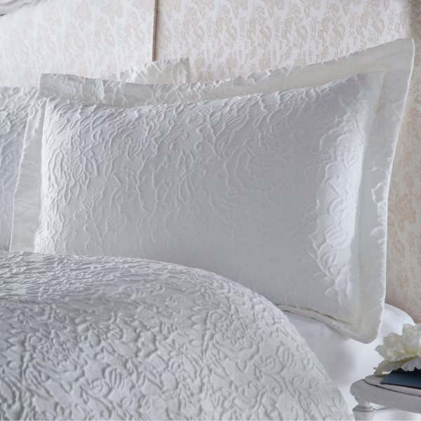 COLLIER PILLOWSHAM
